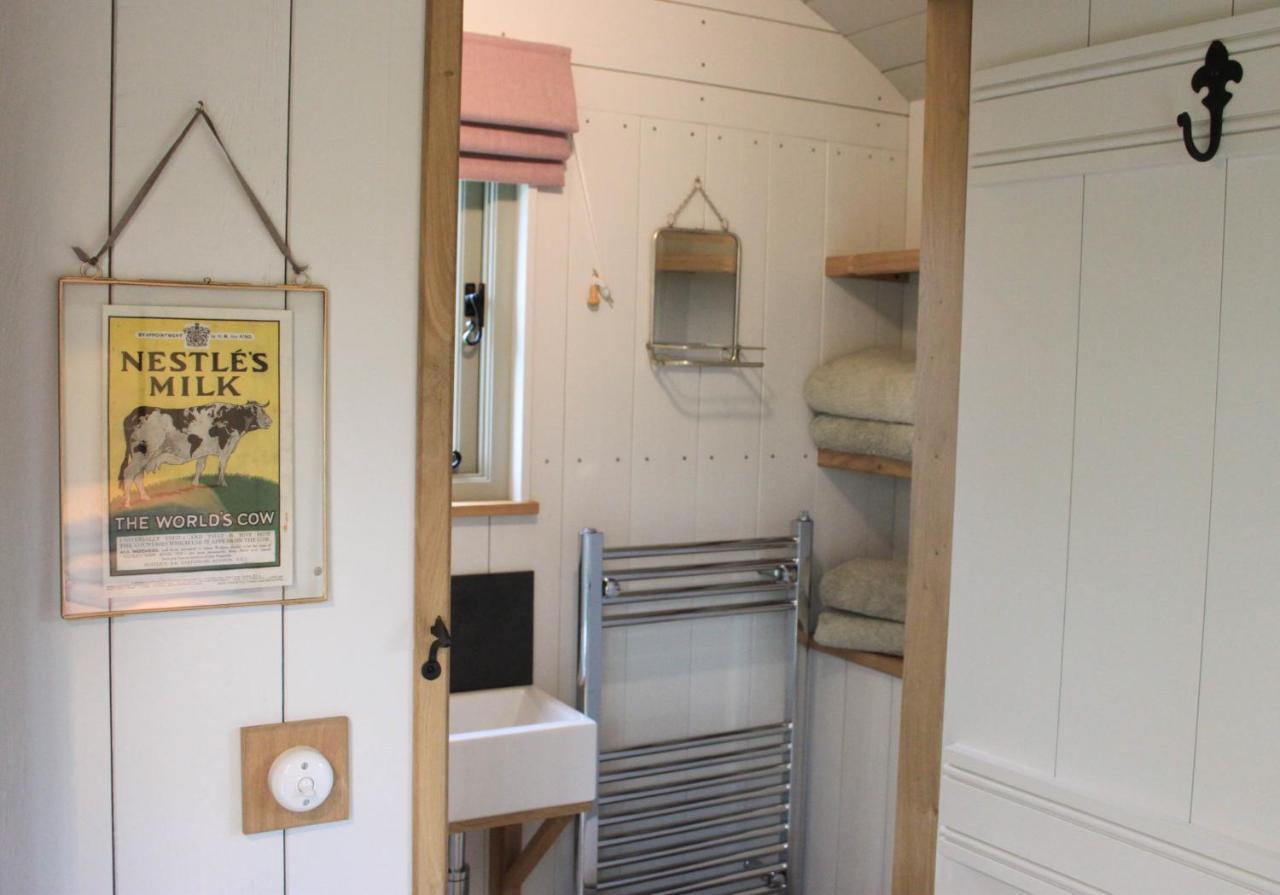 The Parlour, For Alton Towers & The Peak District