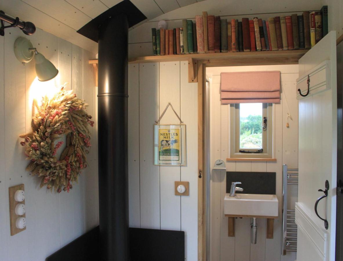 The Parlour, For Alton Towers & The Peak District Uttoxeter