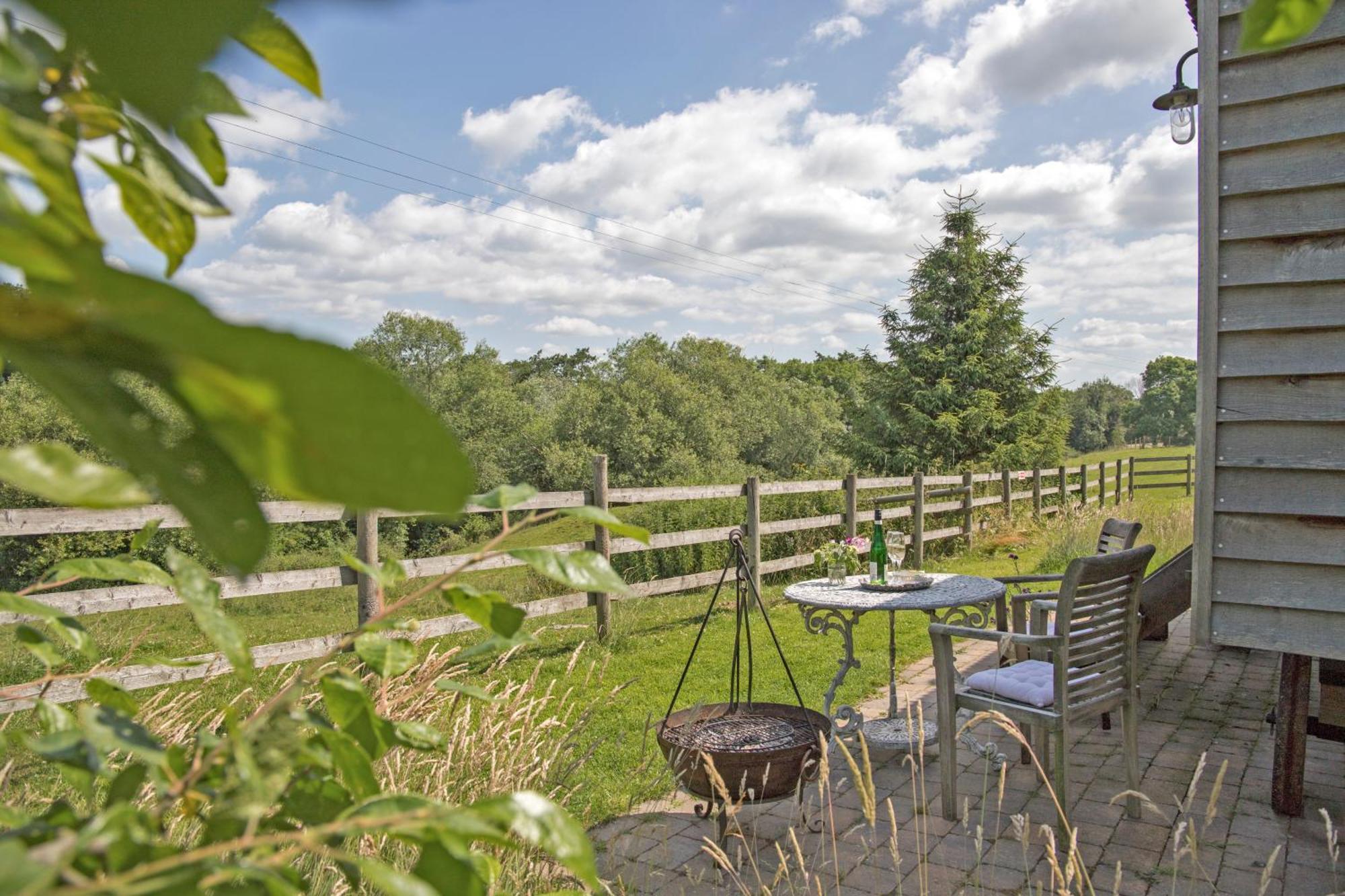 Lodge The Parlour, For Alton Towers & The Peak District Uttoxeter